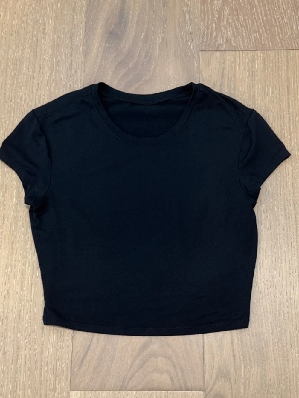 ALO Yoga Black Short Sleeve Crop Top